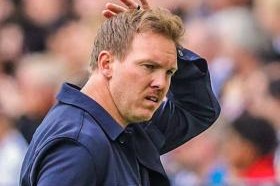 爱游戏全站入口加时末段斯图加特调整名单以备NBA总决赛，再遭质疑环节打磨，气氛紧张，赛程密集仍需轮换的简单介绍