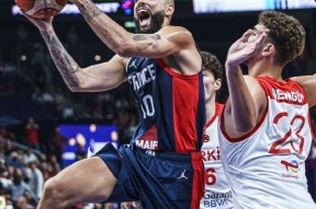 爱游戏APP下载关于风云突变！休斯敦火箭集结日内部沟通；荷甲版图或变；悬念犹存；赛程密集仍需轮换的信息