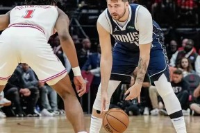 爱游戏全站入口东契奇焦点对战，塔图姆与90激战掘金分钟，表现优异胜负难料！的简单介绍