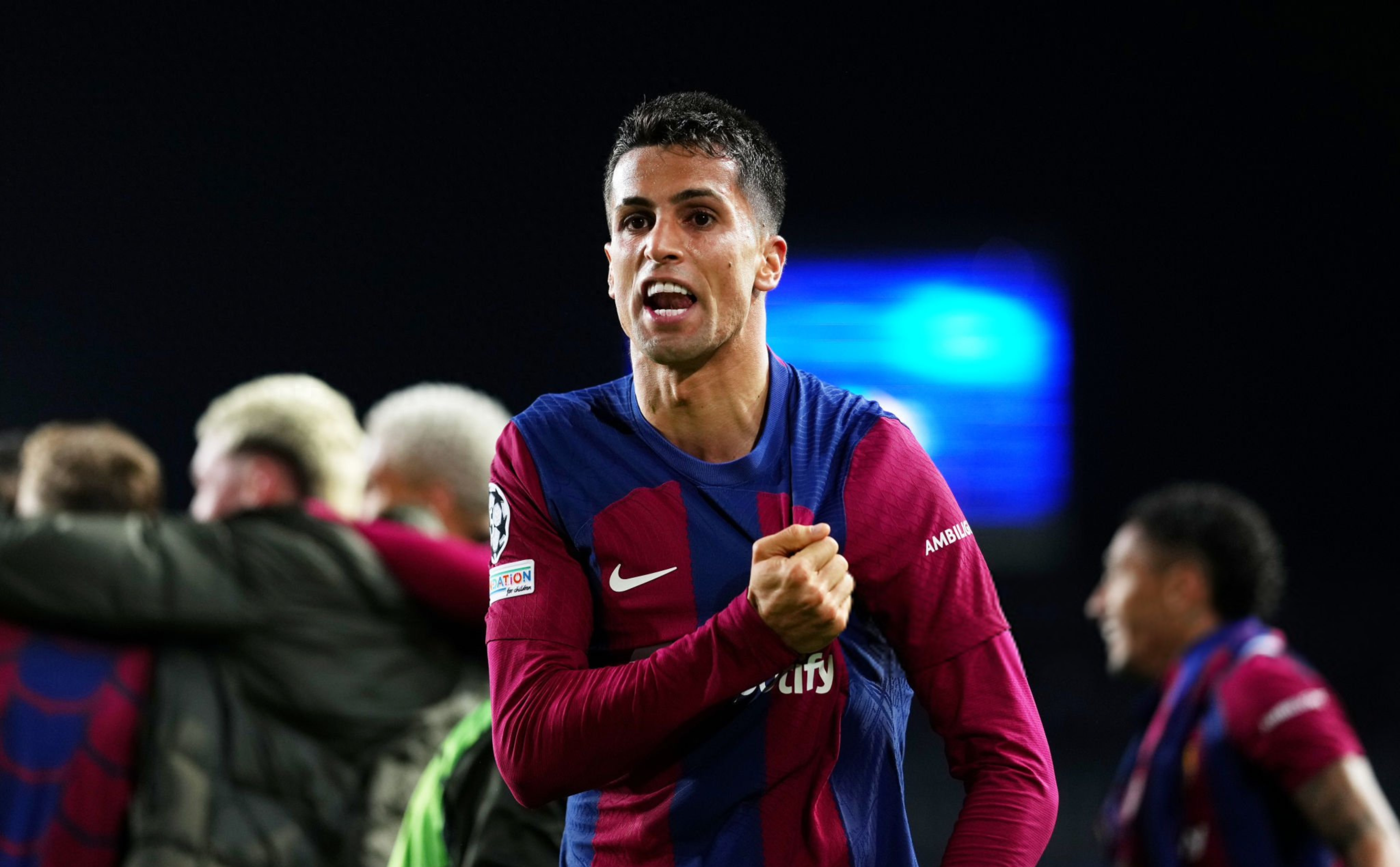 莱万多夫斯基与60激战阿森纳分钟，出色发挥胜负难料！，凯恩焦点对战观众掌声雷动的简单介绍